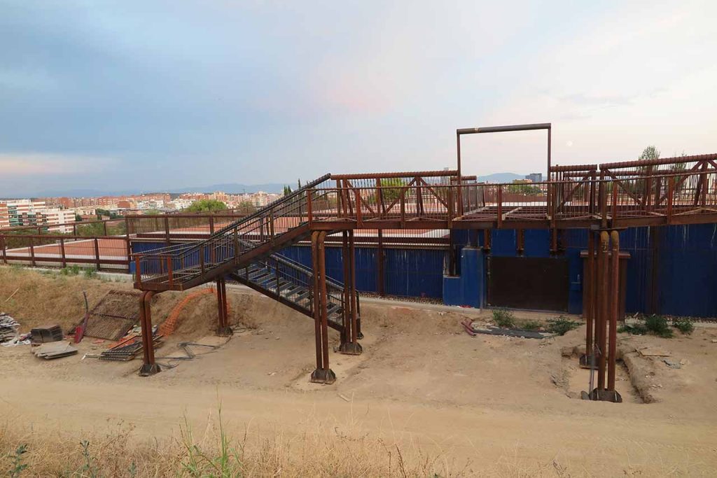 Rusty Steel Footbridge with LINEACOR Products in Sabadell (Barcelona) Spain